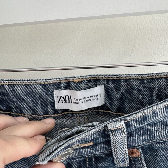 Zara High Rise Straight Leg Distressed Jeans Size 4 - Picture 5 of 5